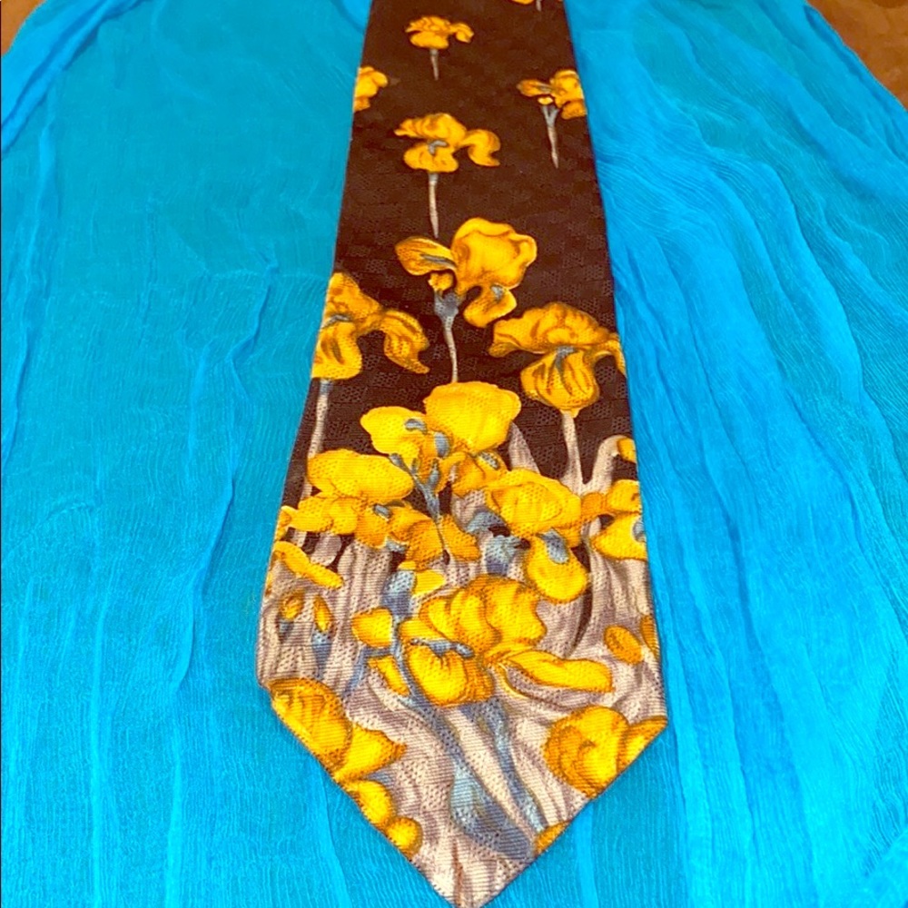Guy Laroche Diffusion designer mens tie 100% silk
